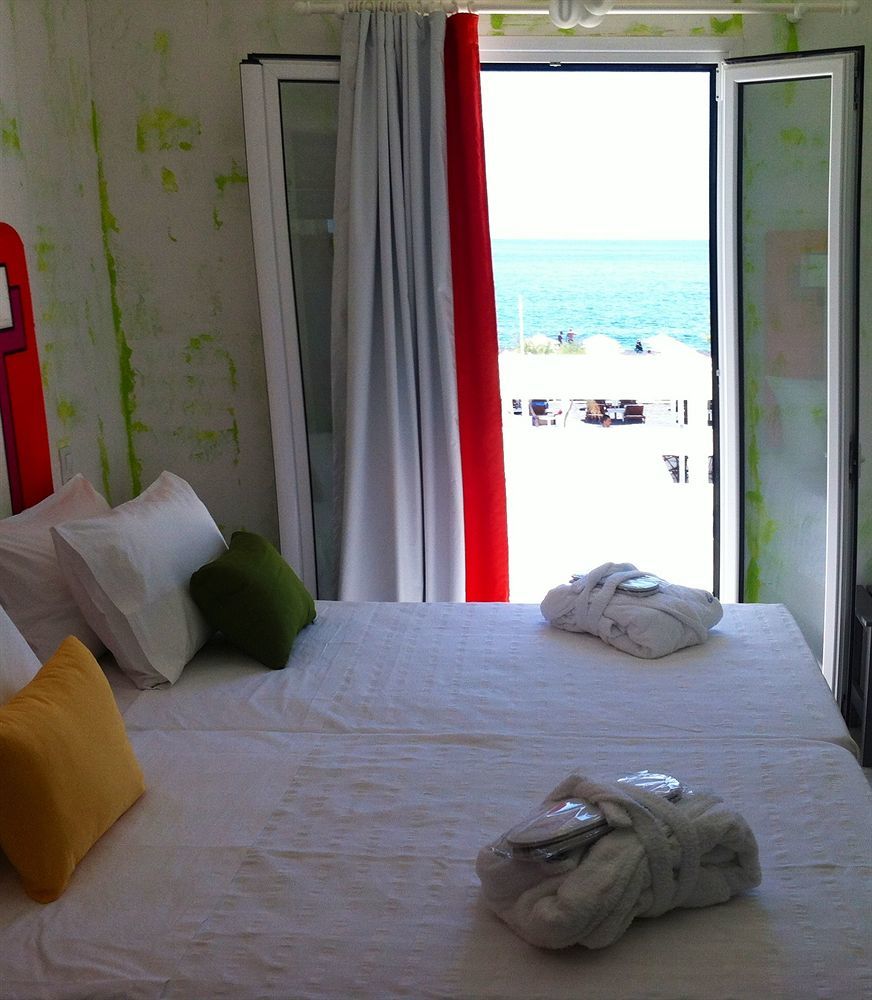 Beach Boutique Hotel Kamári Zimmer foto
